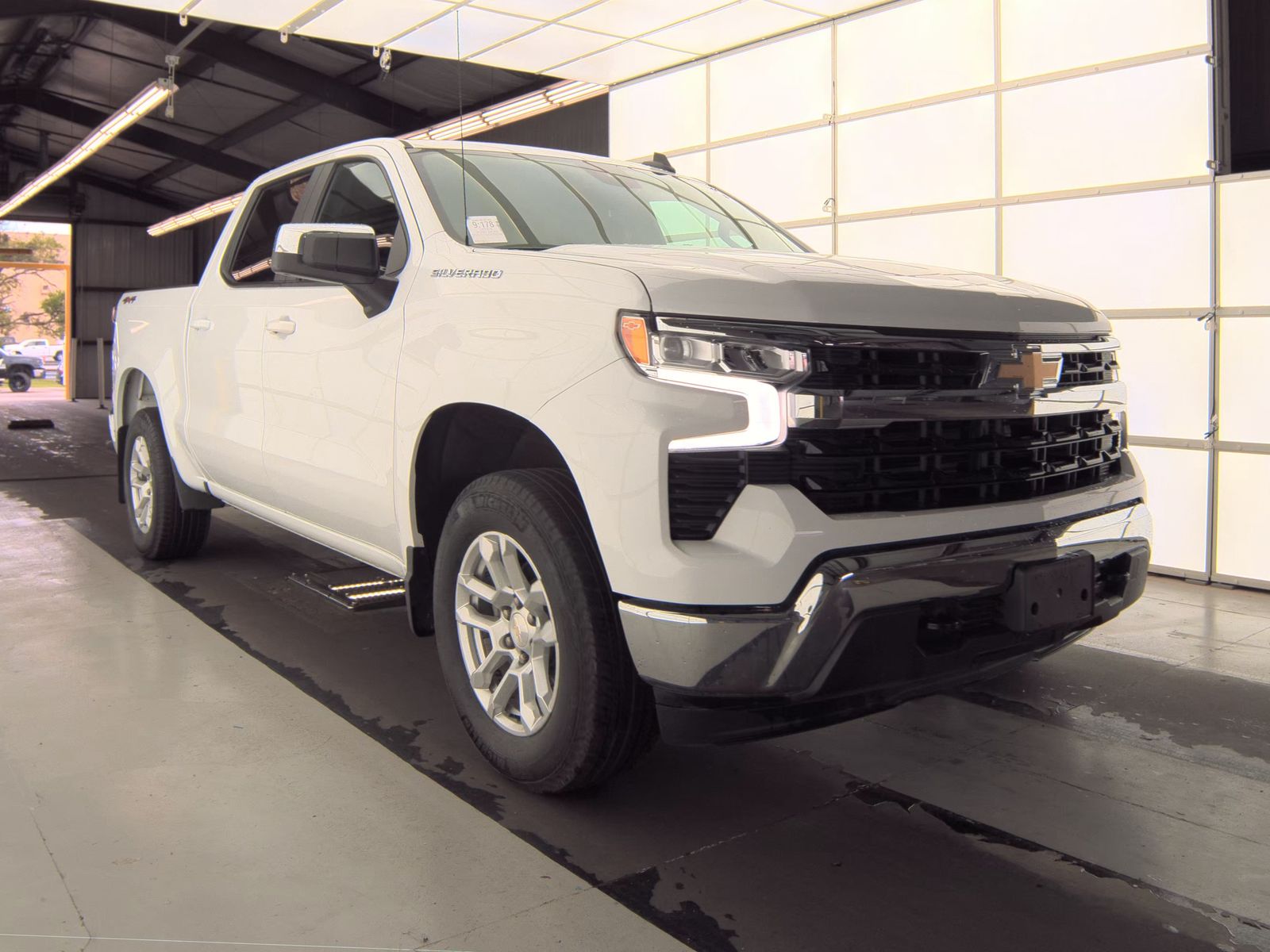 2023 Chevrolet Silverado 1500 LT AWD