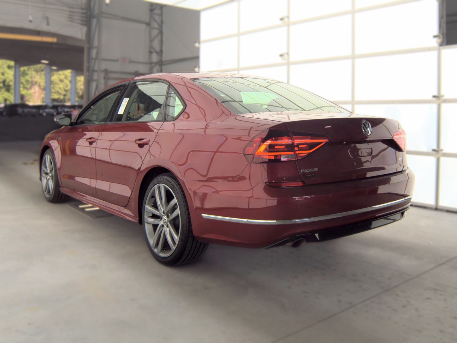 2018 Volkswagen Passat 2.0T R-Line FWD