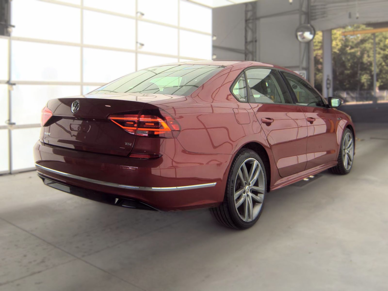 2018 Volkswagen Passat 2.0T R-Line FWD