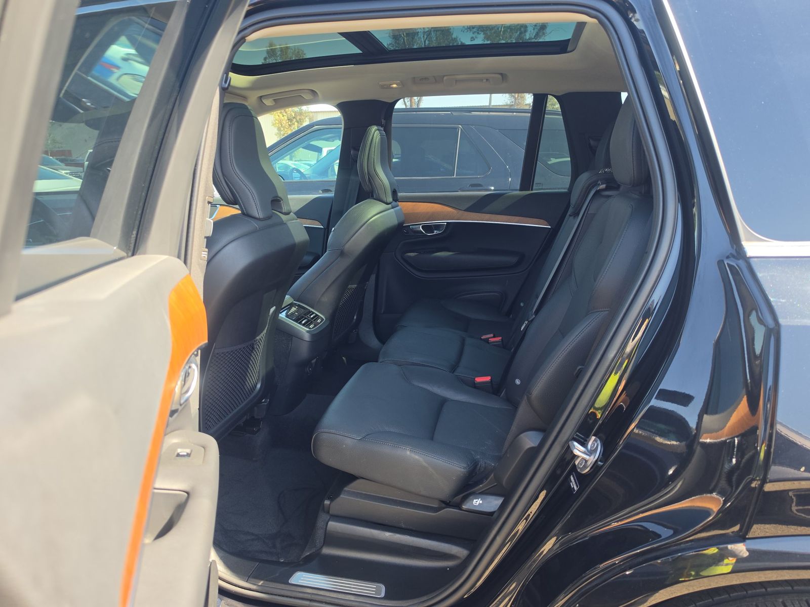2025 Volvo XC90 B6 Plus FWD