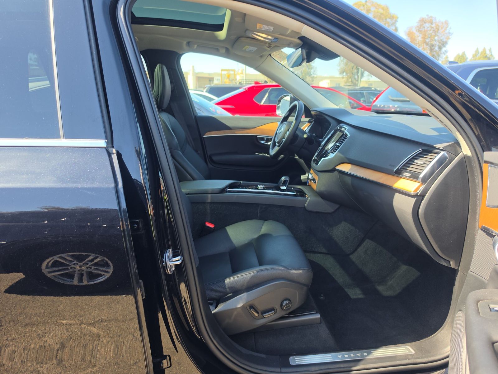 2025 Volvo XC90 B6 Plus FWD