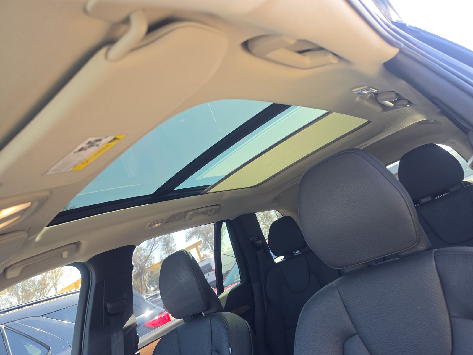 2025 Volvo XC90 B6 Plus FWD