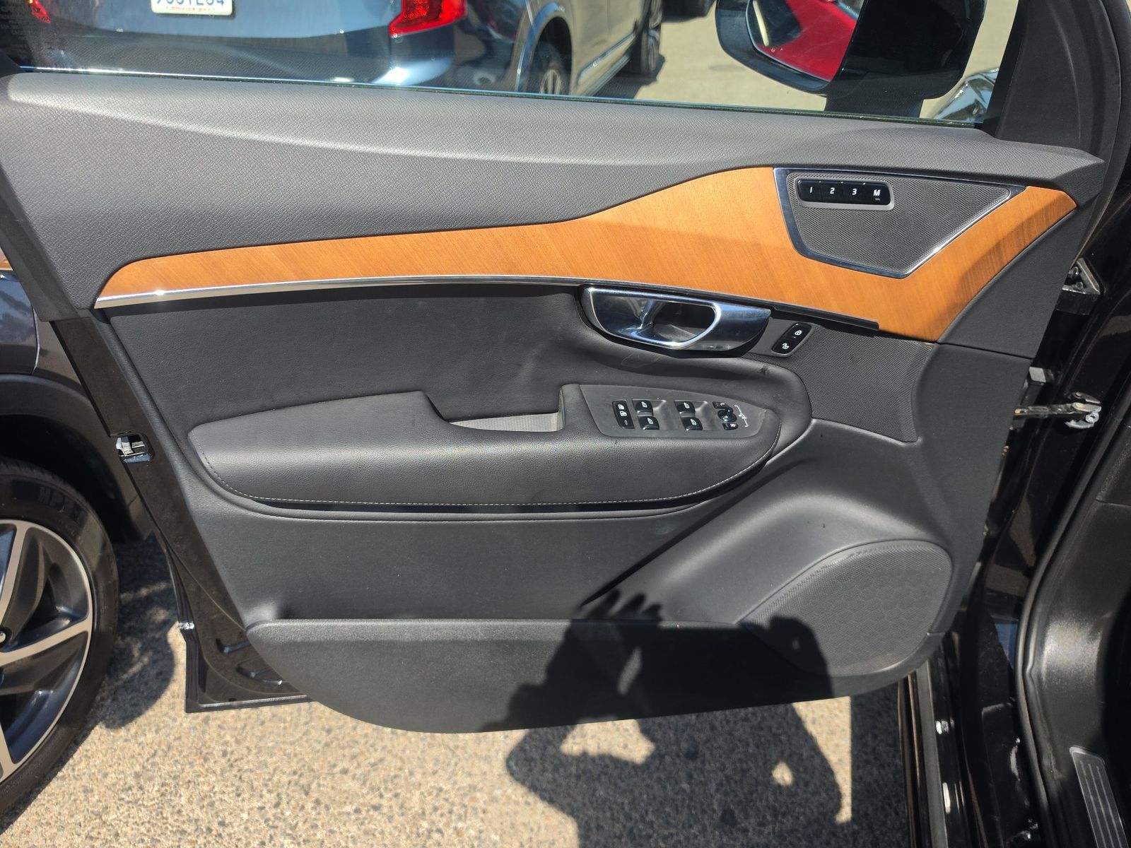 2025 Volvo XC90 B6 Plus FWD