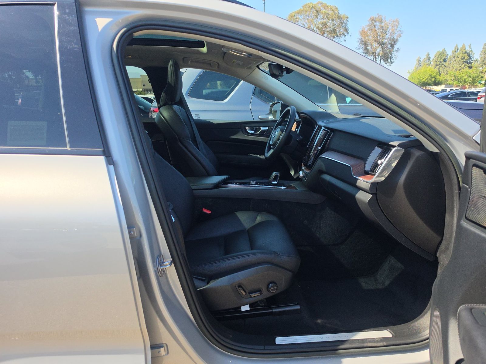2023 Volvo XC60 B5 Plus AWD