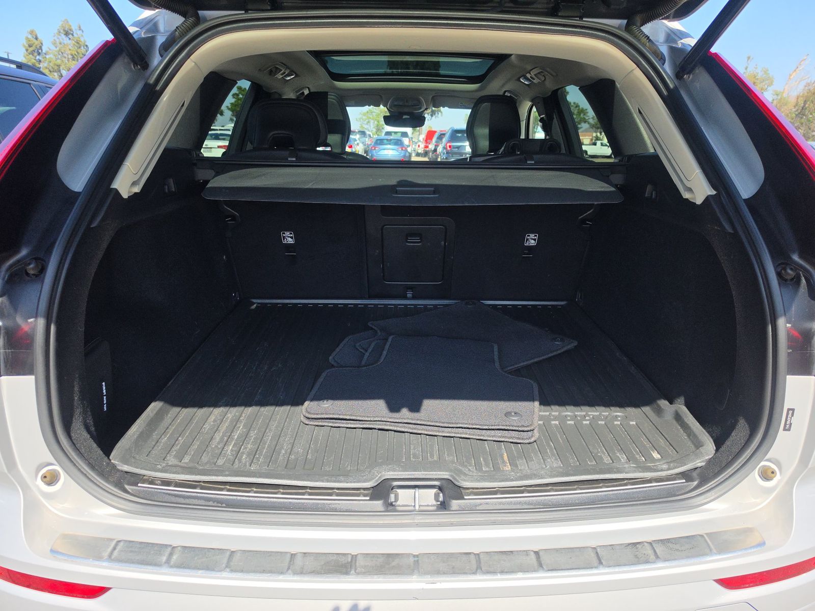 2023 Volvo XC60 B5 Plus AWD