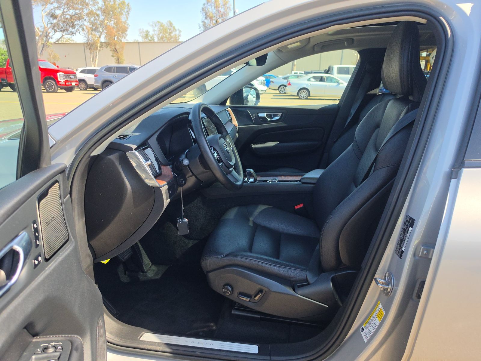 2023 Volvo XC60 B5 Plus AWD