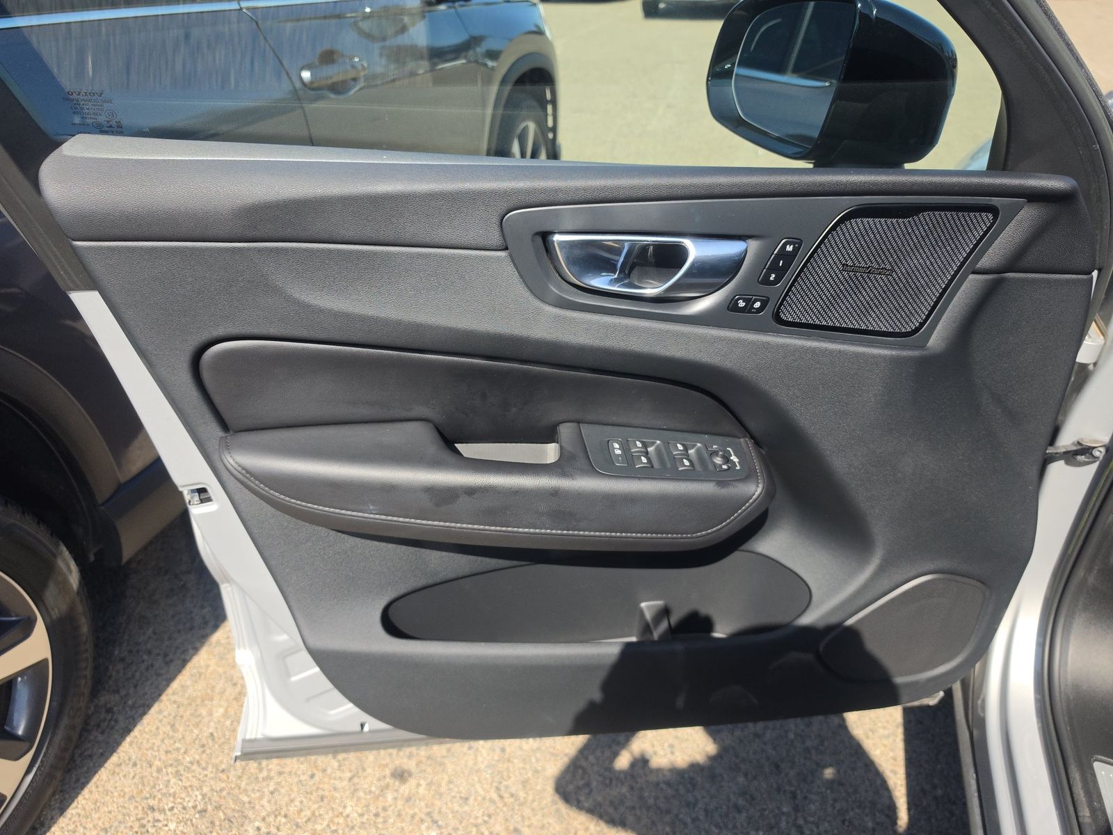 2023 Volvo XC60 B5 Plus AWD