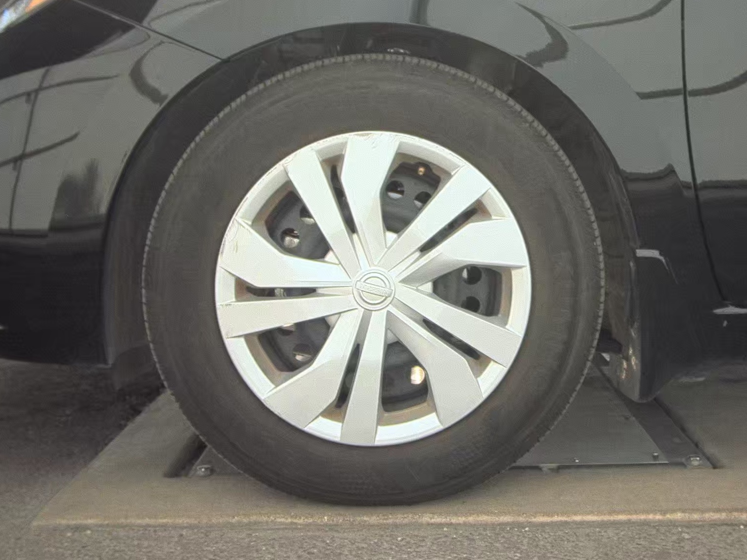 NISSAN VERSA - 10