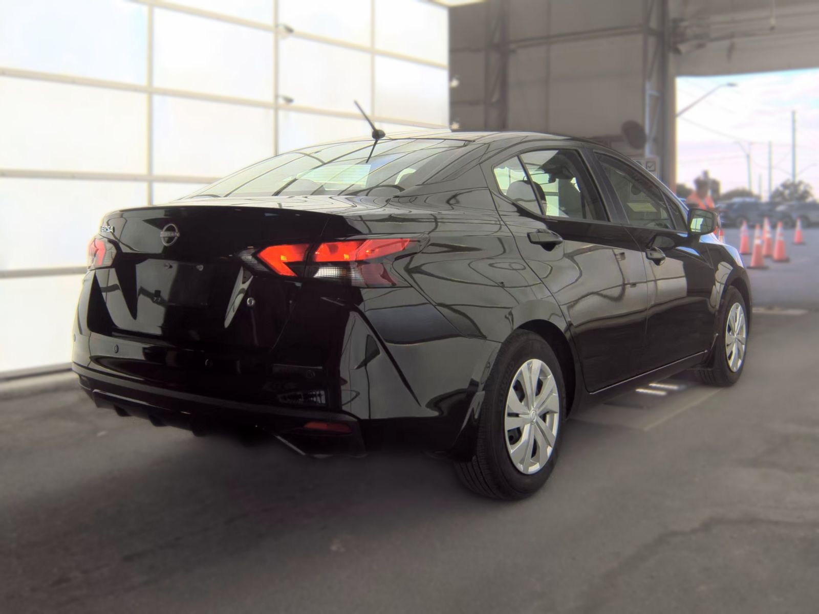 NISSAN VERSA - 6
