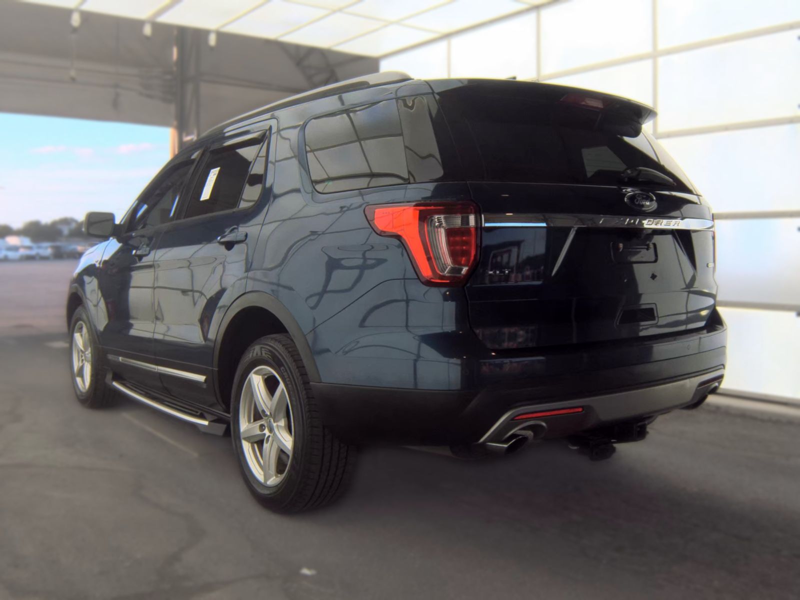 FORD EXPLORER - 9