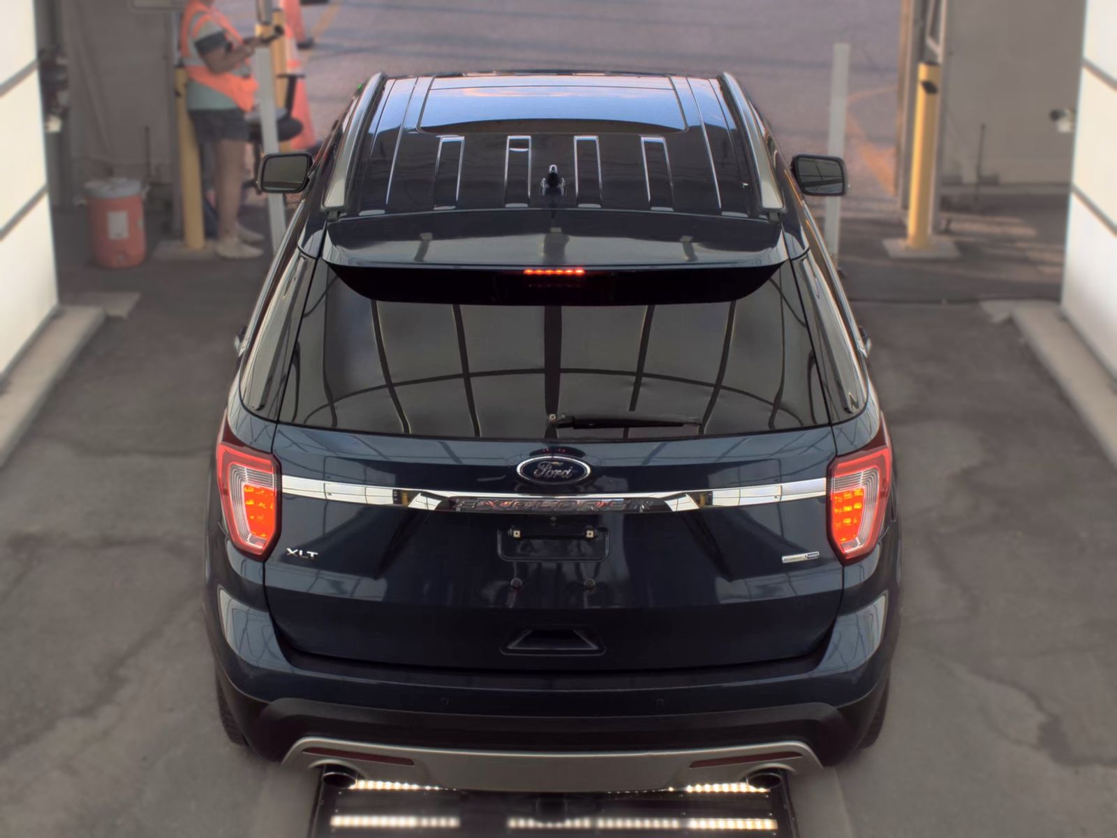 FORD EXPLORER - 7