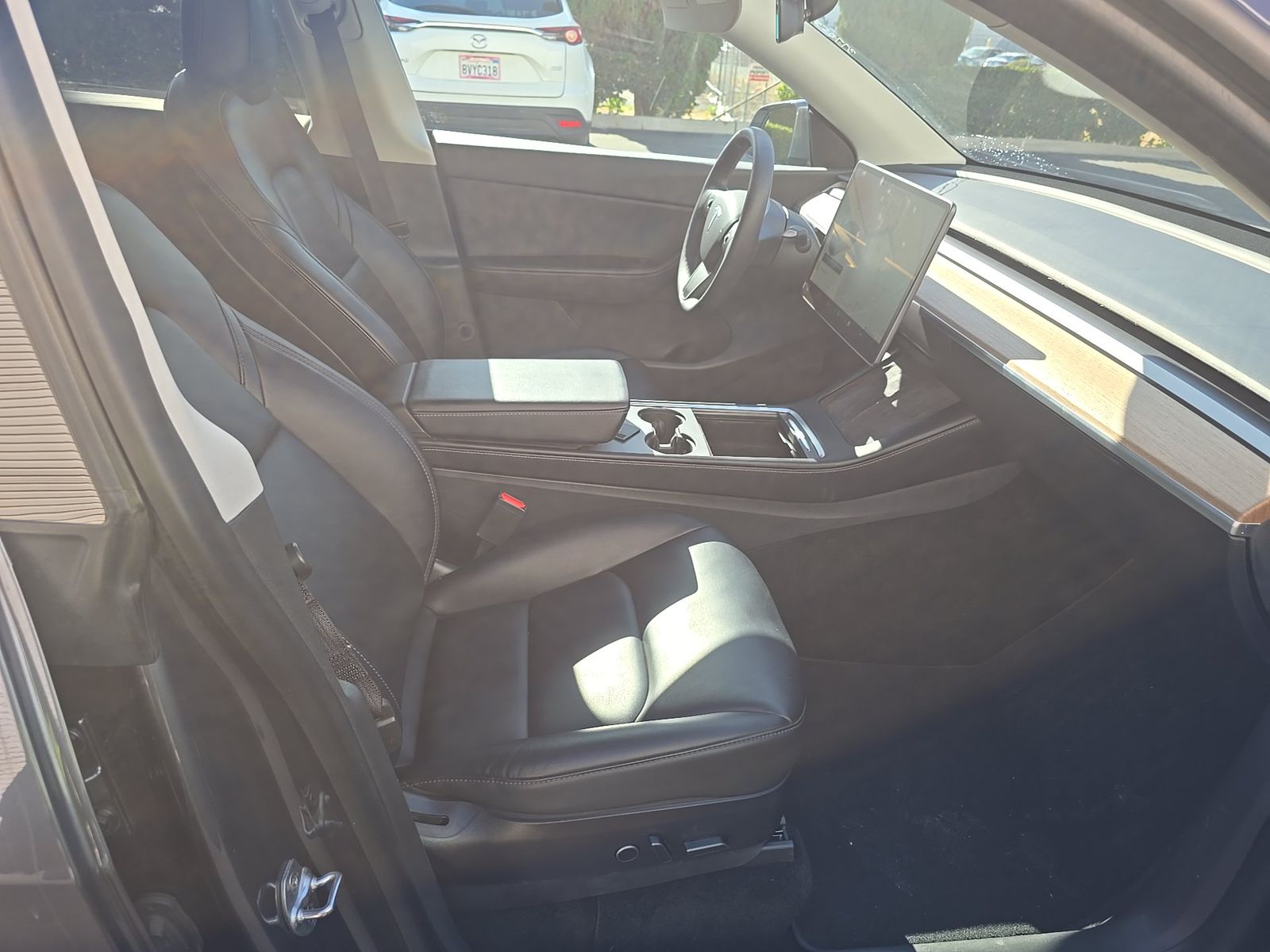 TESLA MODEL Y - 9