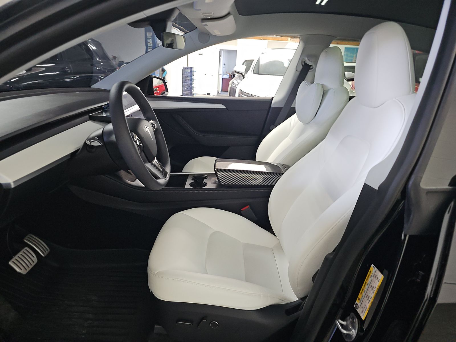 TESLA MODEL Y - 8