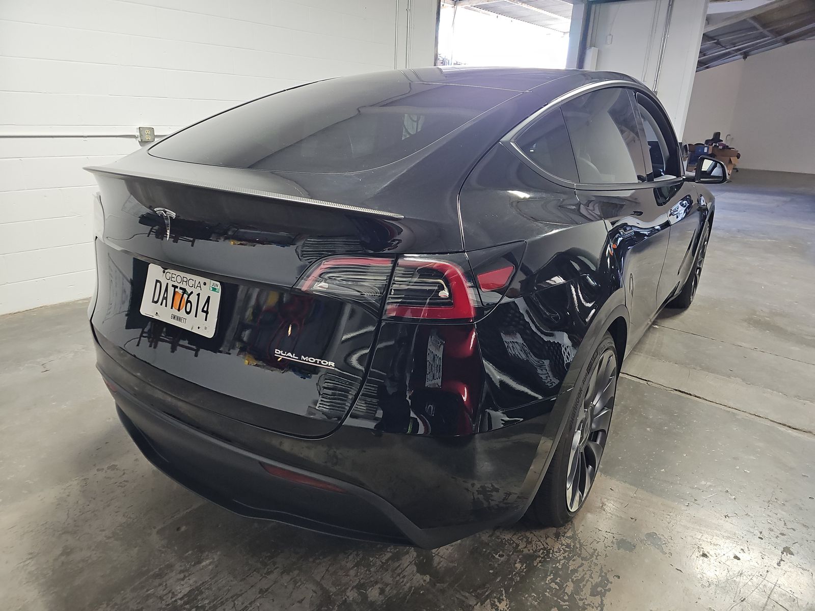 TESLA MODEL Y - 5
