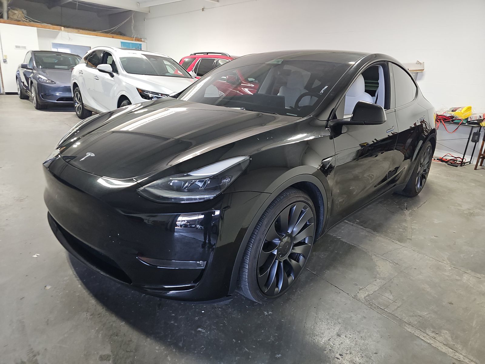 TESLA MODEL Y - 1