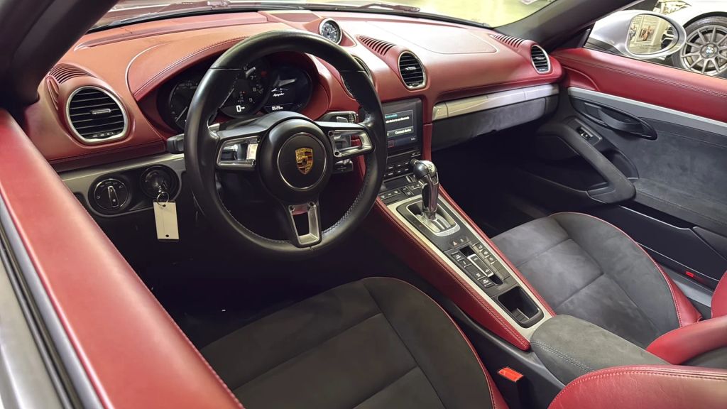 2022 Porsche 718 Boxster Spyder RWD