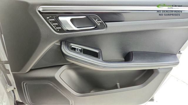2024 Porsche Macan Base AWD