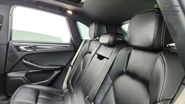 2024 Porsche Macan Base AWD