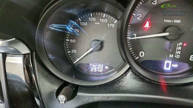 2024 Porsche Macan Base AWD