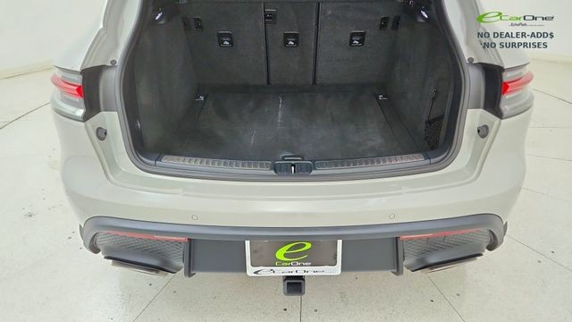 2024 Porsche Macan Base AWD