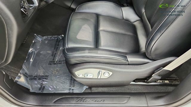 2024 Porsche Macan Base AWD