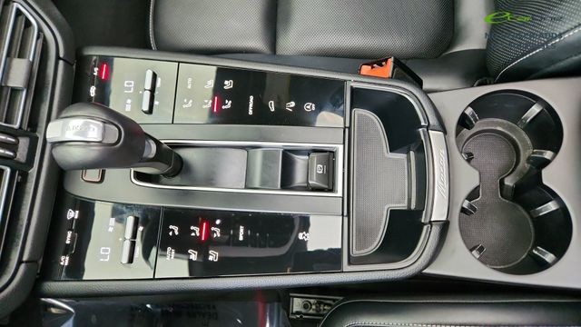 2024 Porsche Macan Base AWD