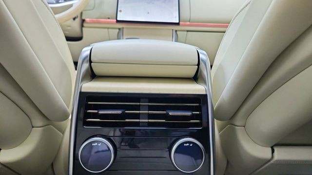 2024 Land Rover Range Rover SE AWD