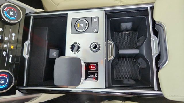 2023 Land Rover Range Rover SE AWD