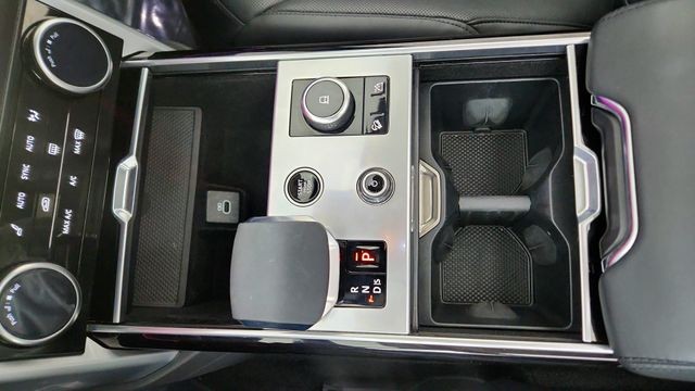2023 Land Rover Range Rover SE AWD