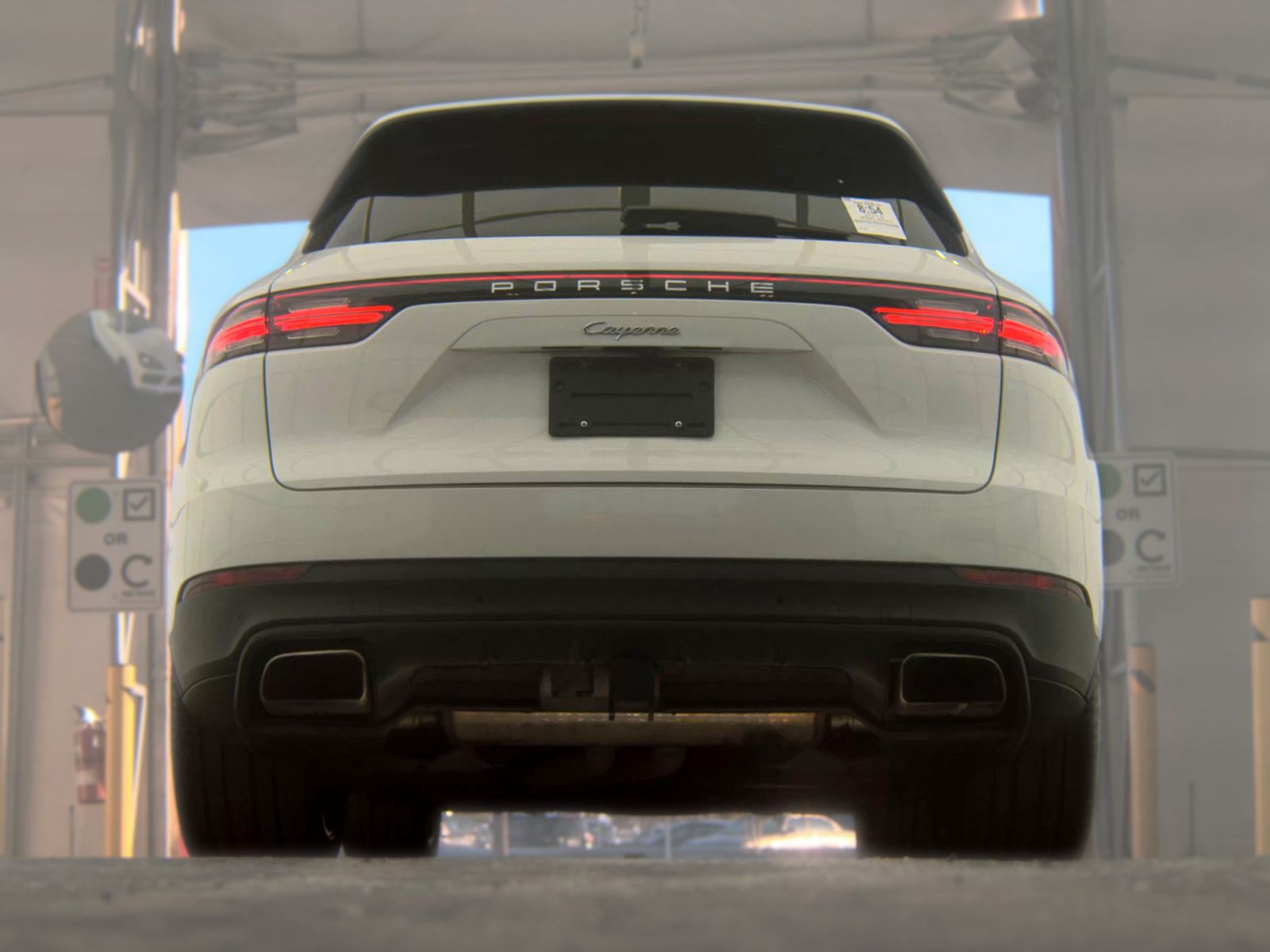 PORSCHE CAYENNE - 8