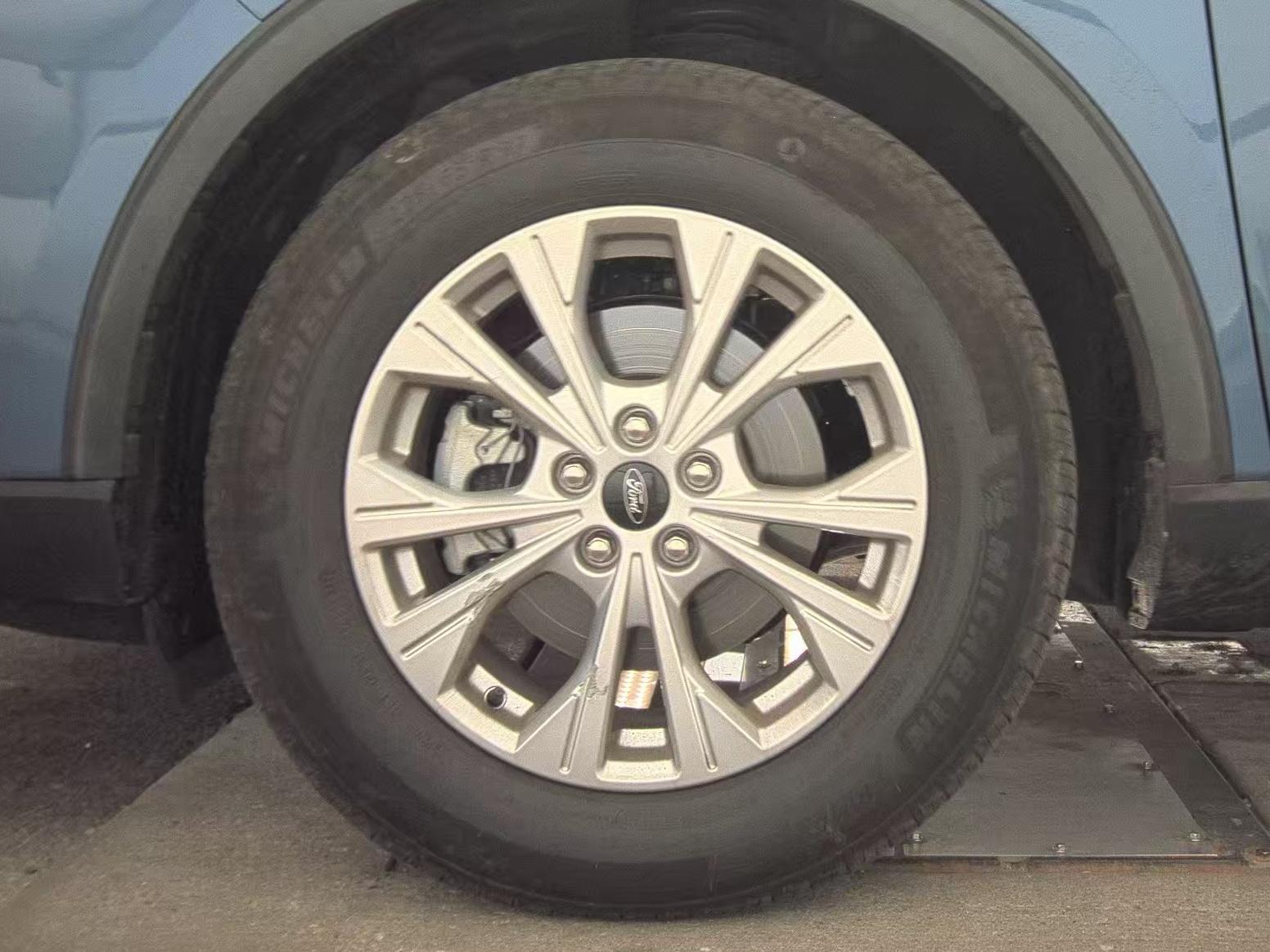 FORD ESCAPE - 10