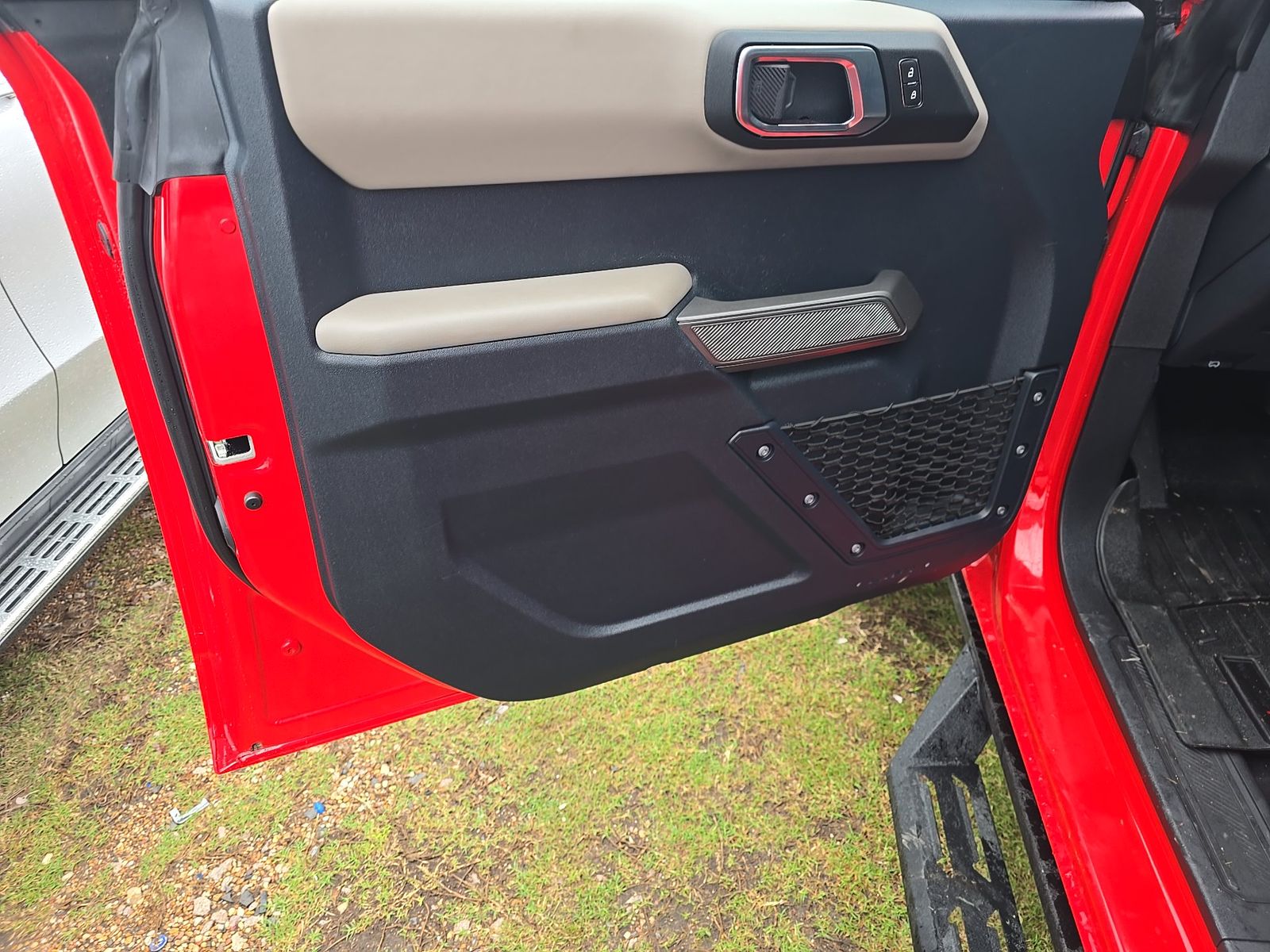 FORD BRONCO - 10