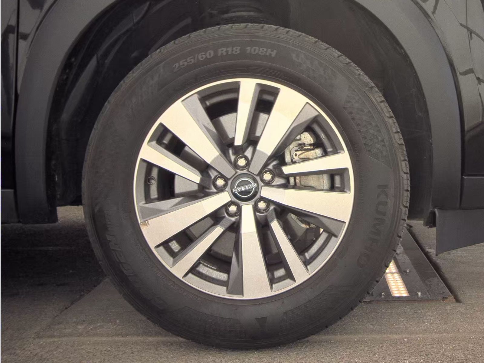 2026 Nissan Pathfinder SL FWD