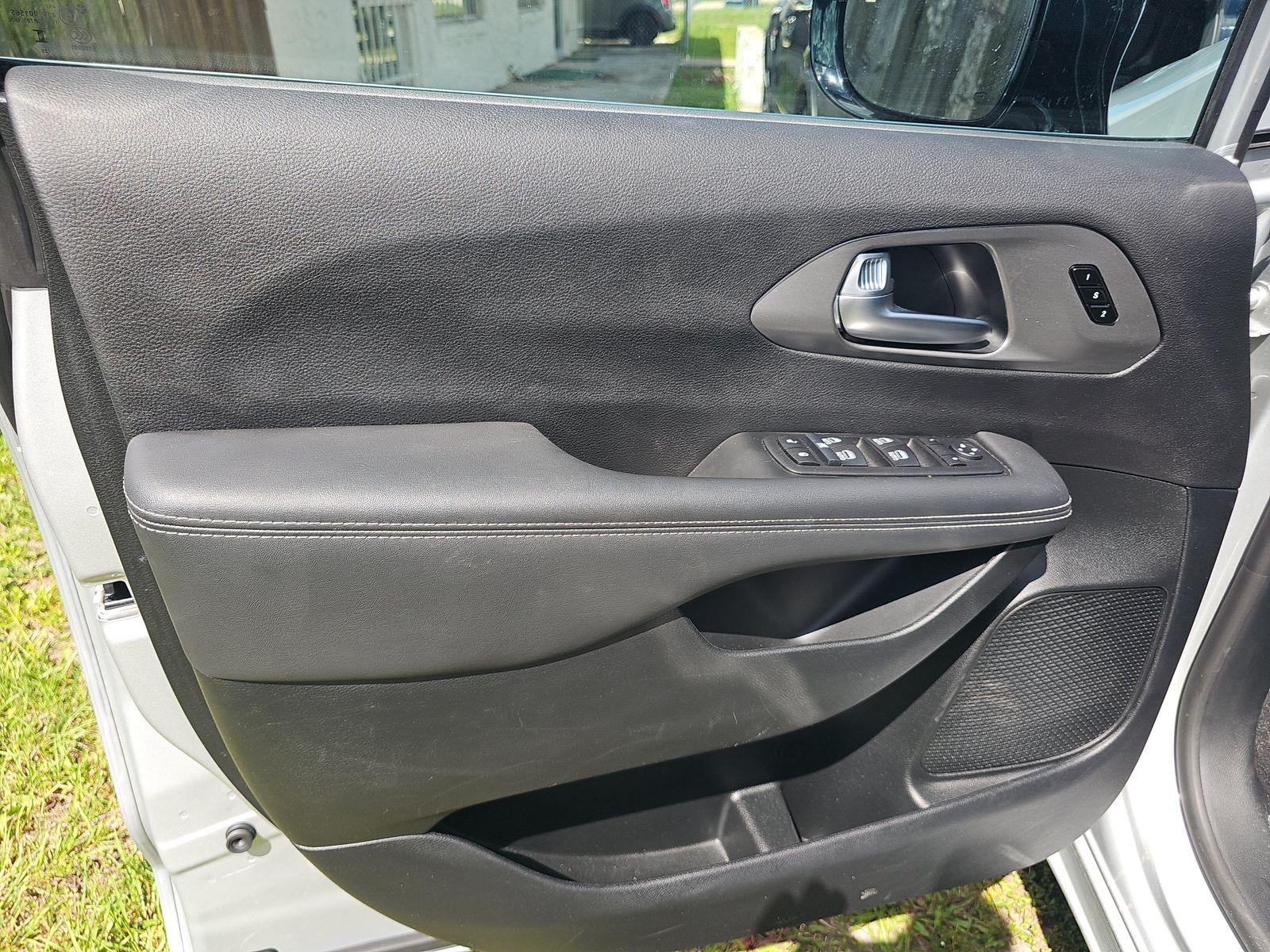 2026 Chrysler Pacifica Select FWD