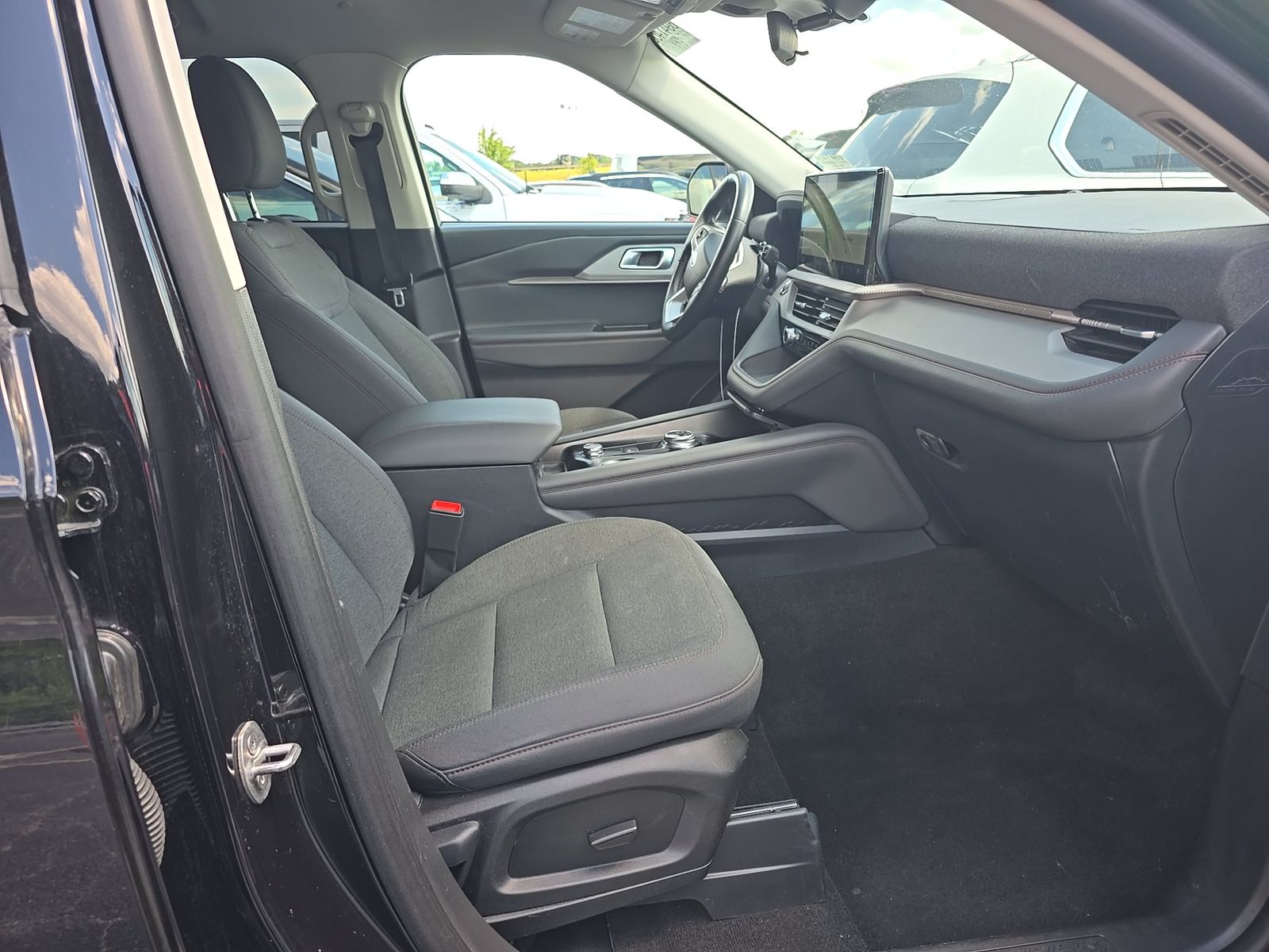 2025 Ford Explorer Active AWD