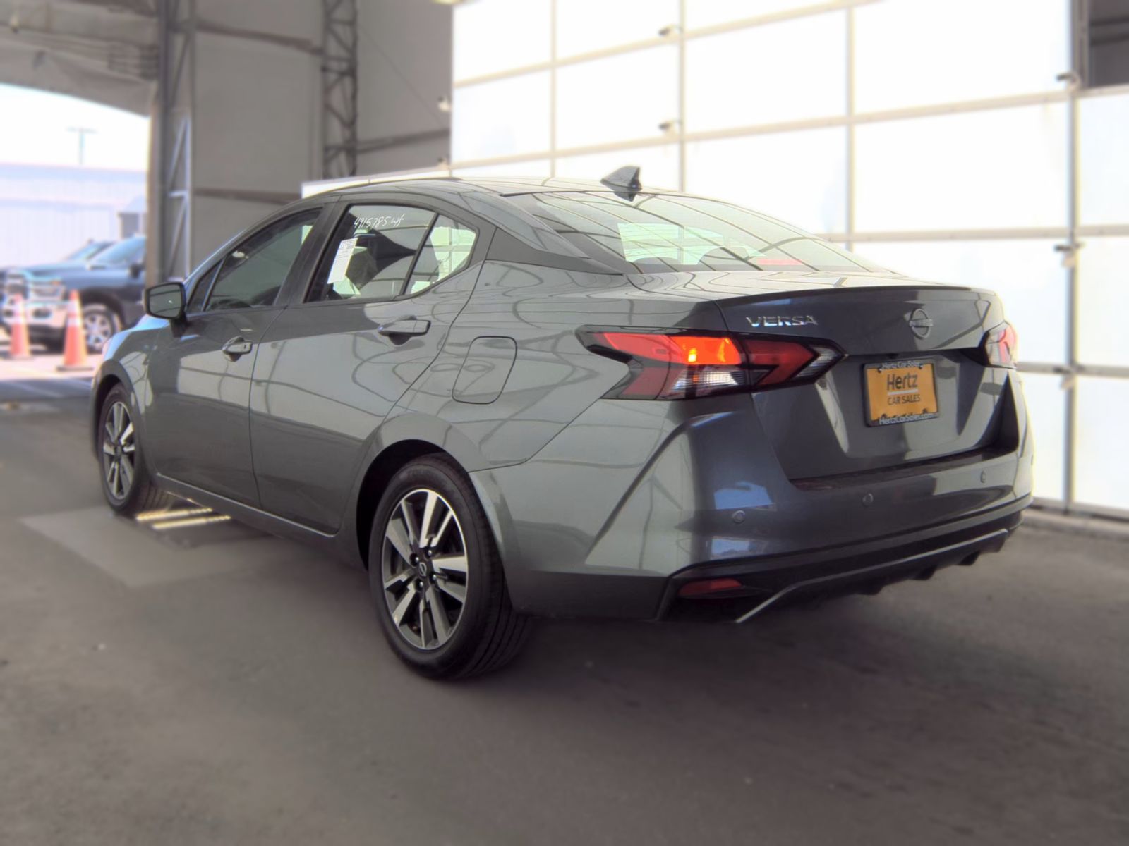 NISSAN VERSA - 9