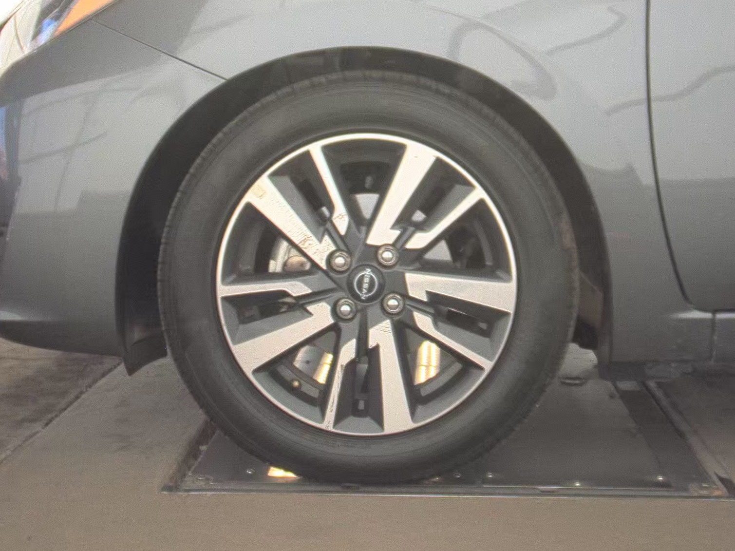 NISSAN VERSA - 10