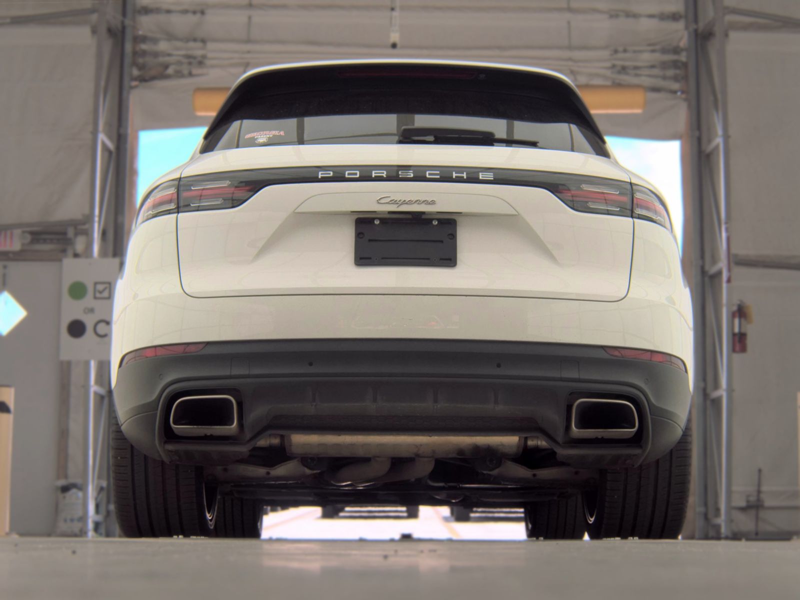 PORSCHE CAYENNE - 8