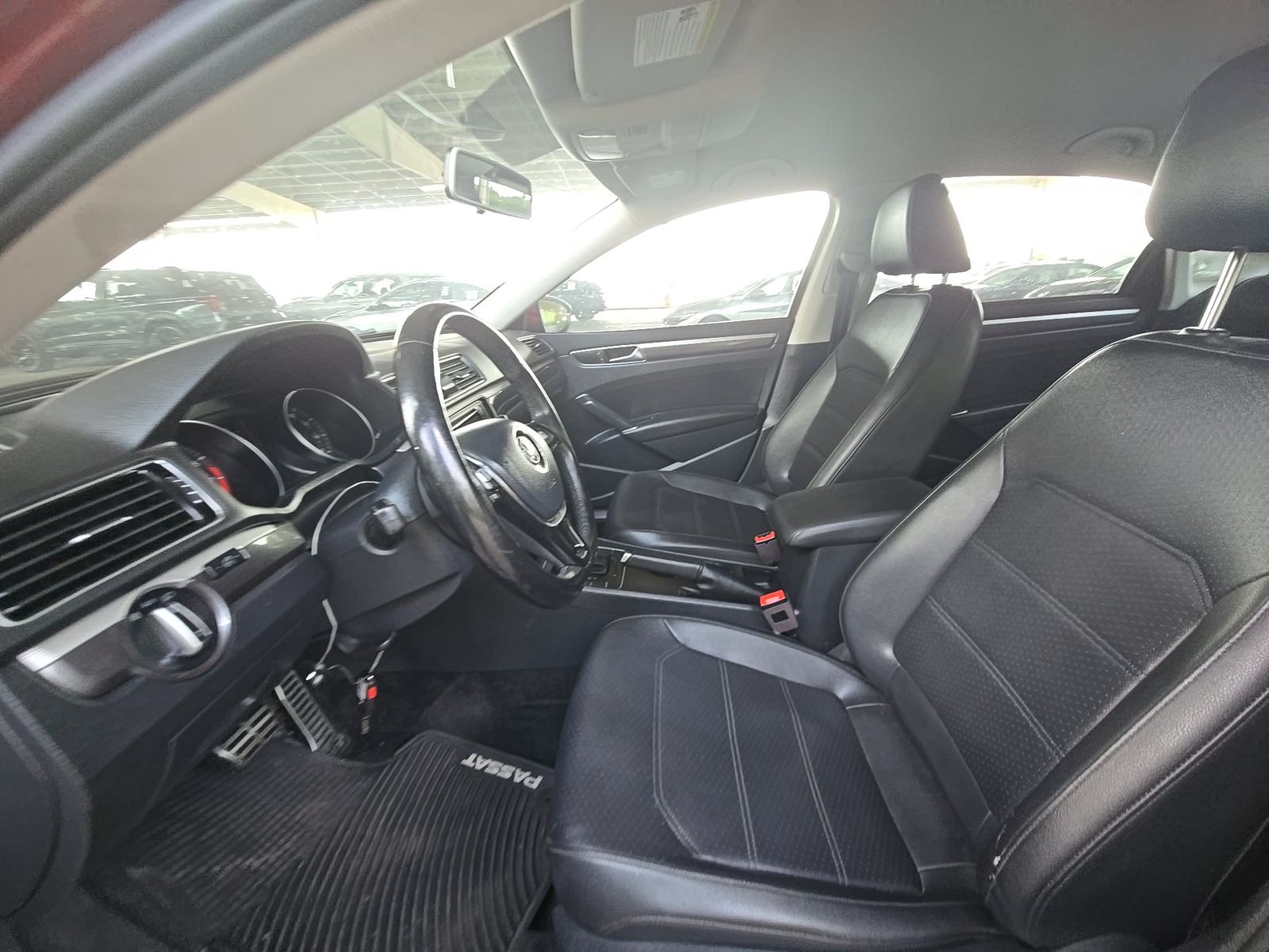 2018 Volkswagen Passat 2.0T R-Line FWD