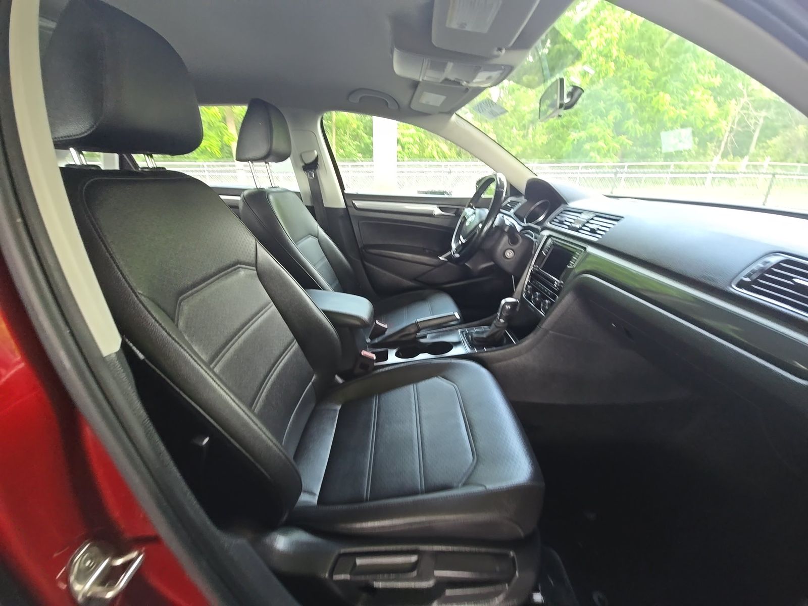 2018 Volkswagen Passat 2.0T R-Line FWD