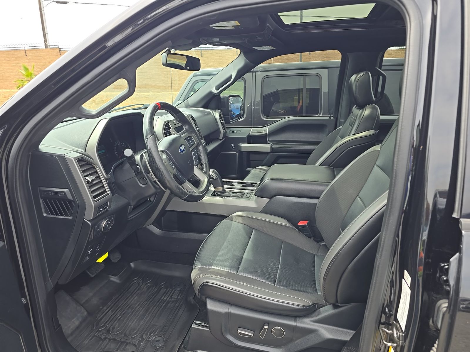 FORD F-150 - 8