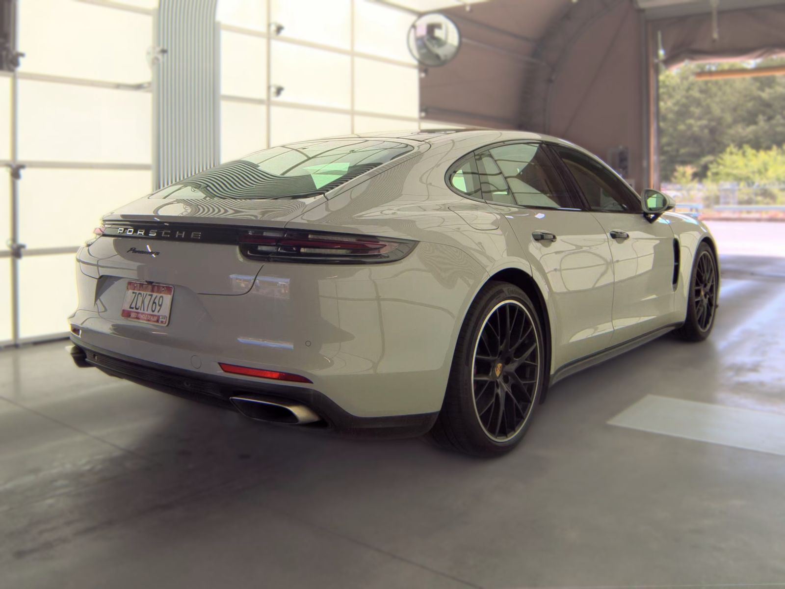 2018 Porsche Panamera Base RWD