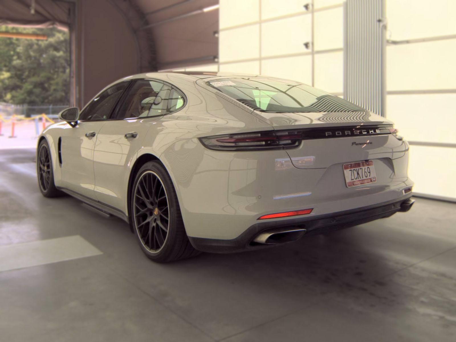 2018 Porsche Panamera Base RWD