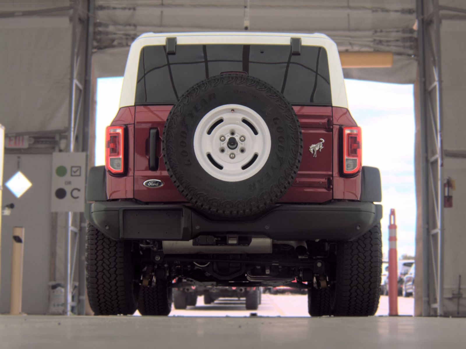 FORD BRONCO - 8