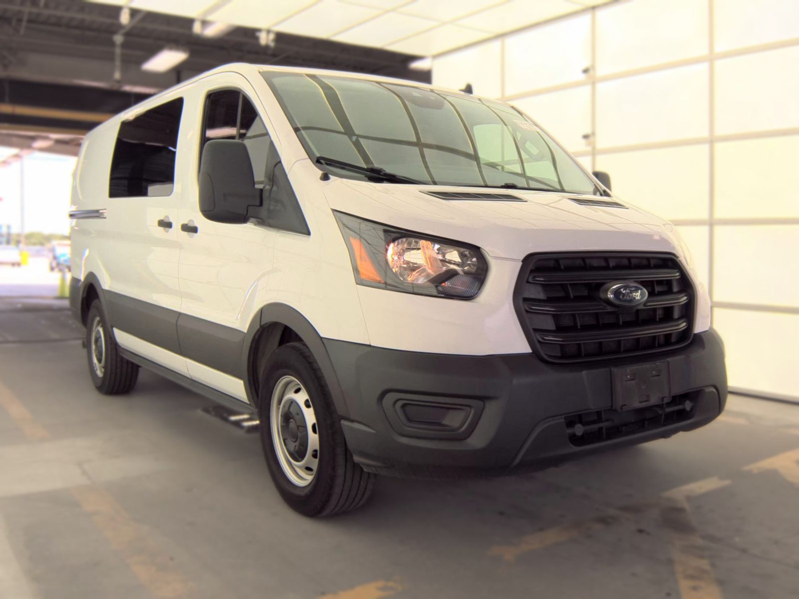 FORD TRANSIT 150 - 5