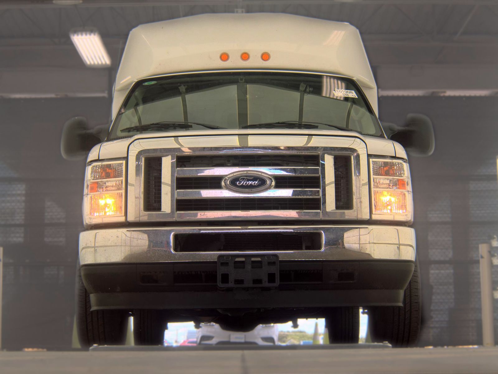 FORD E-350 - 4