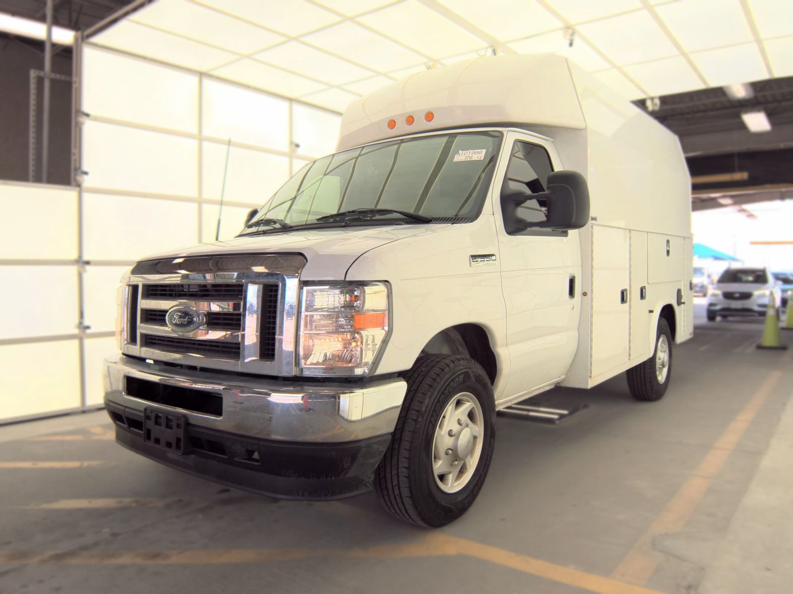 FORD E-350 - 1