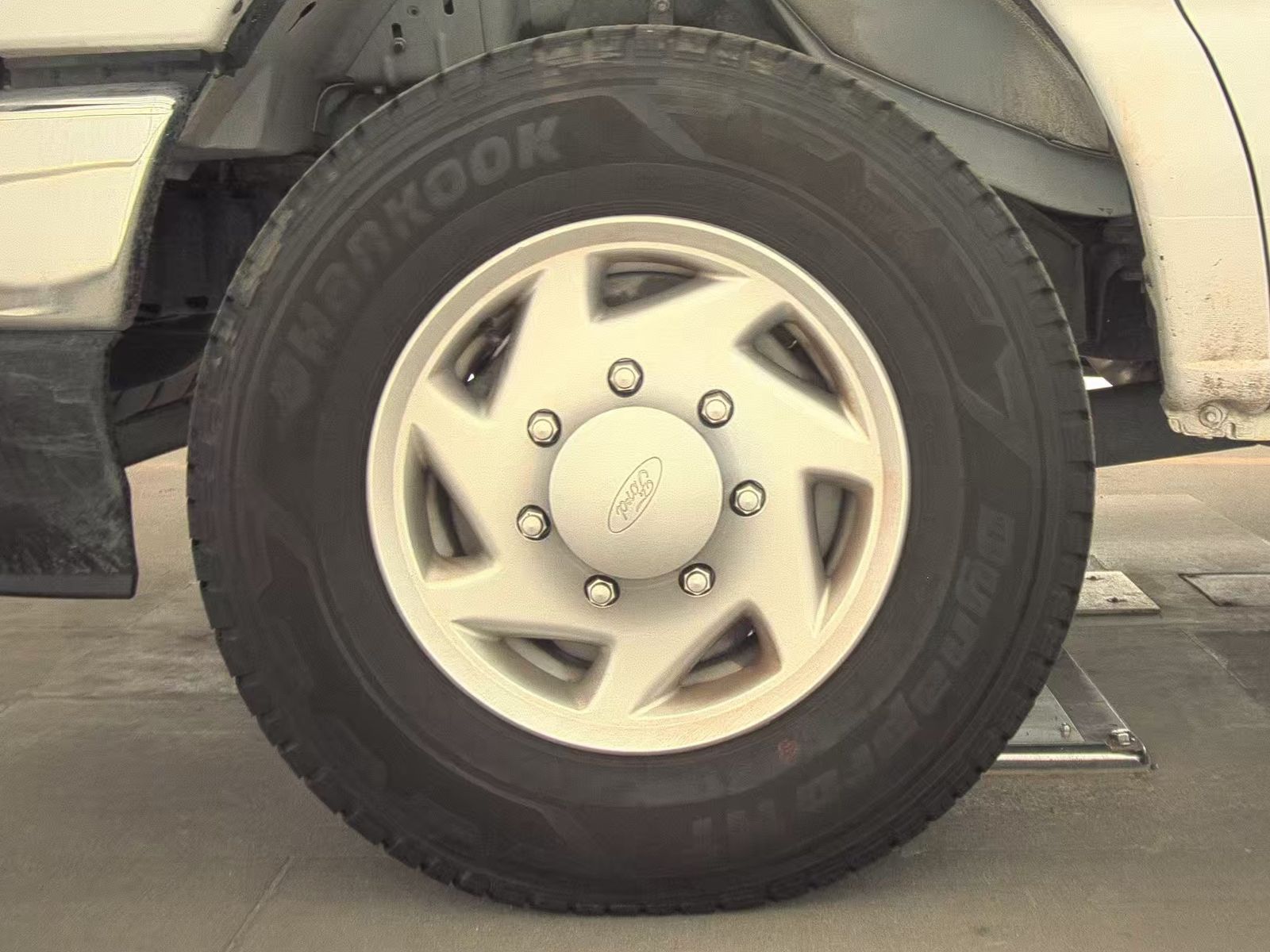 FORD E-350 - 10