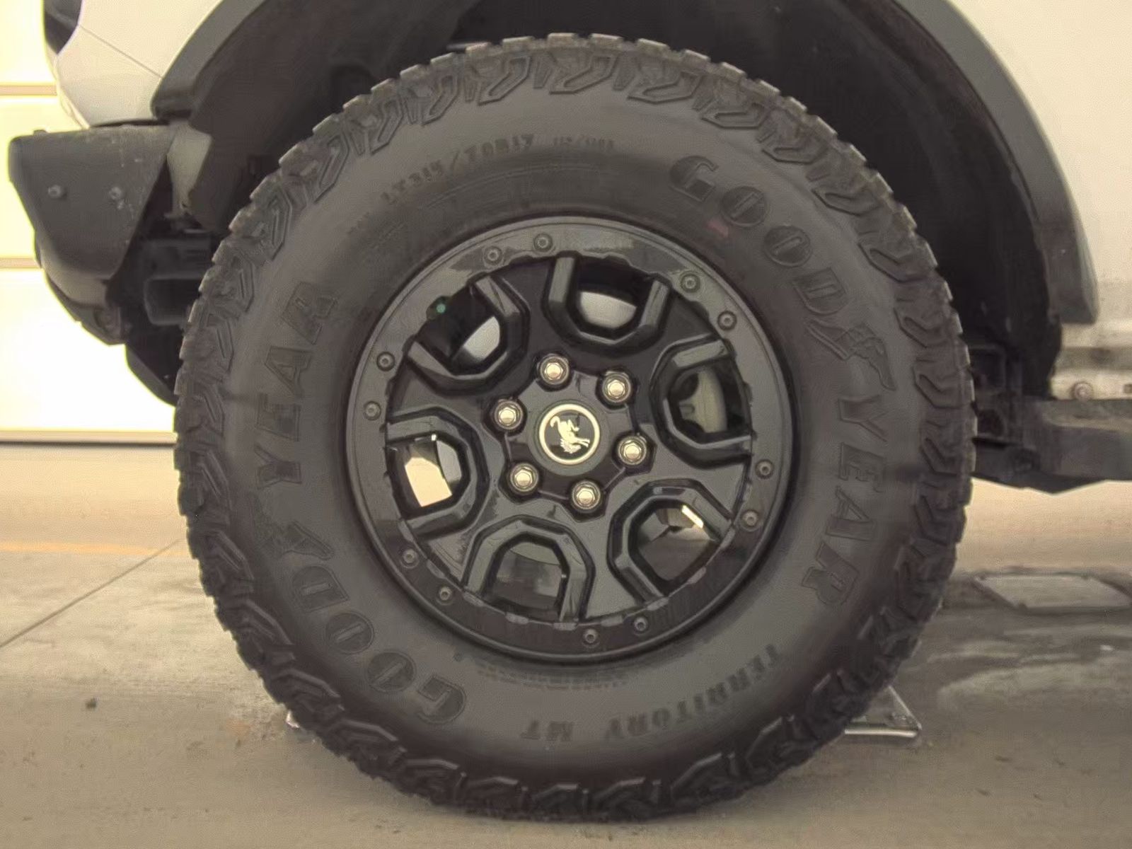 FORD BRONCO - 10