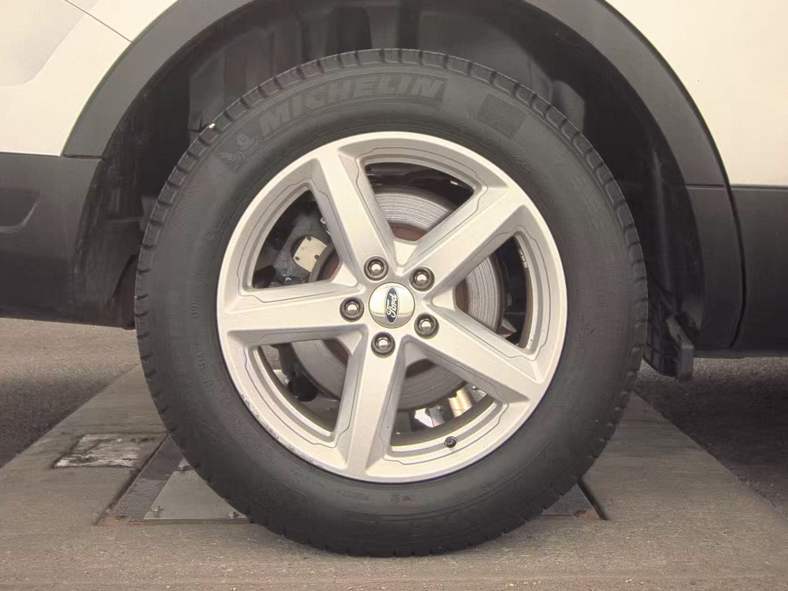 2019 Ford Explorer XLT FWD